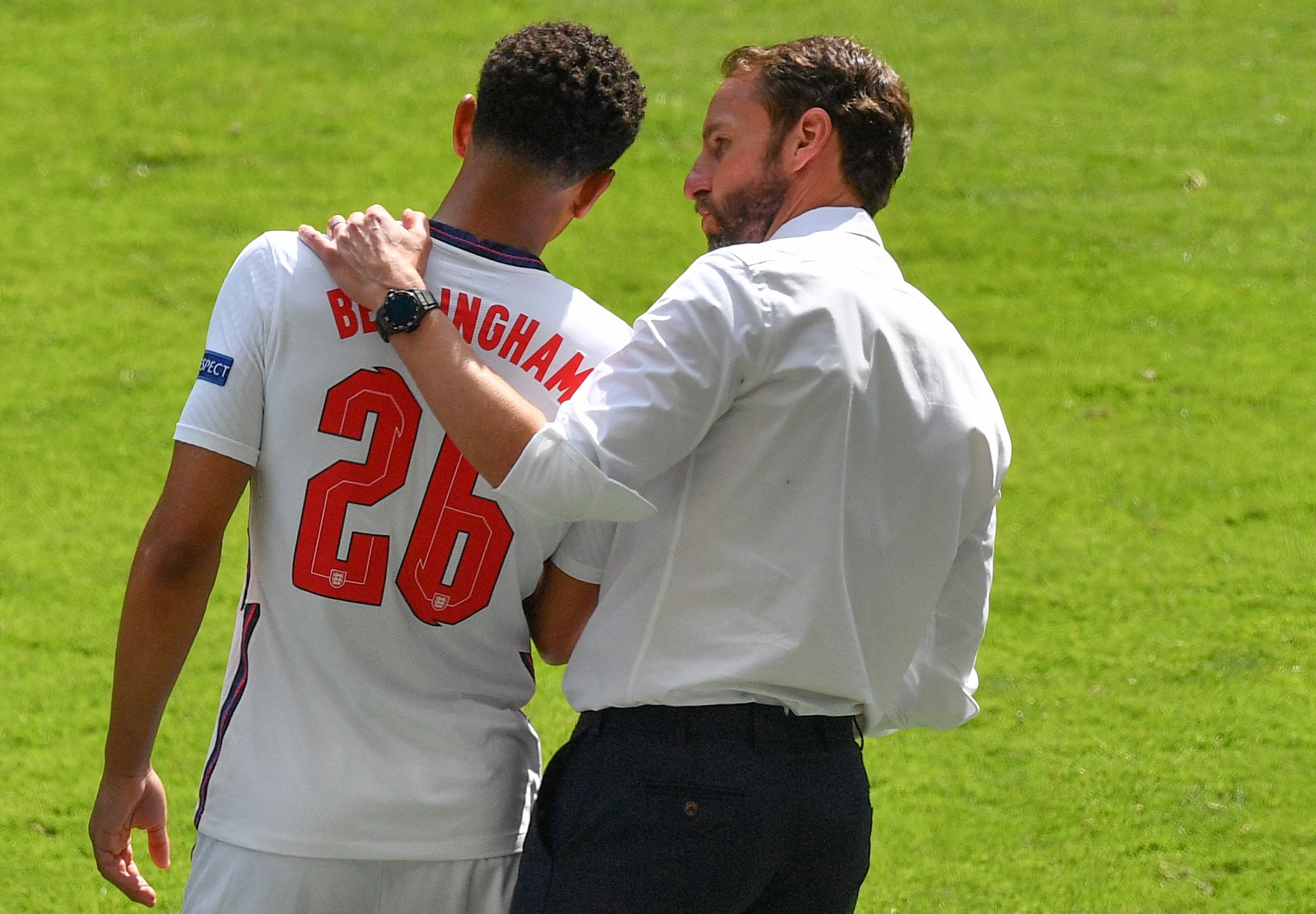 王伟：亚泰中期想引进更好的球员，但这些球员不愿冒巨大风险（王伟：亚泰中期拟升级引援，但目标球员不愿承担高风险）