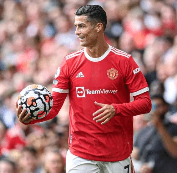 法尔克：纽卡等队曾想引进卡尔，但拜仁抢先与球员完成续约（法尔克：纽卡等队追求卡尔，拜仁率先与其续约）